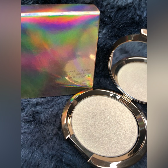 NIB- BECCA Light Chaser Highlighter for Face & Eye PEARL FLASHES GOLD - Picture 7 of 10